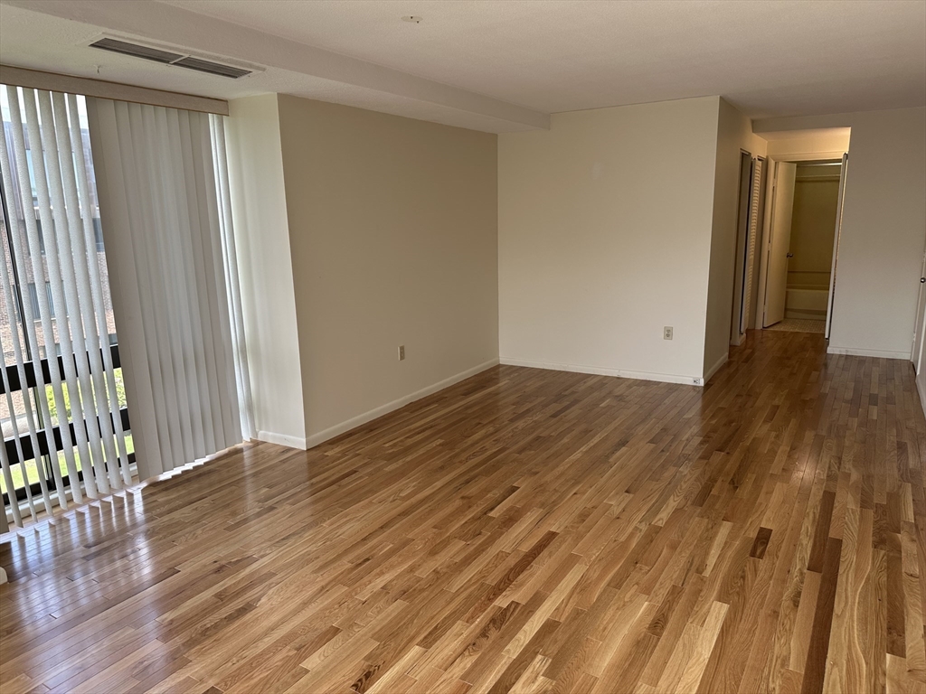 2 bed, 2 bath apartment for rent at 402 Paradise Rd Unit PH-Q, Swampscott — photo 22 of 39