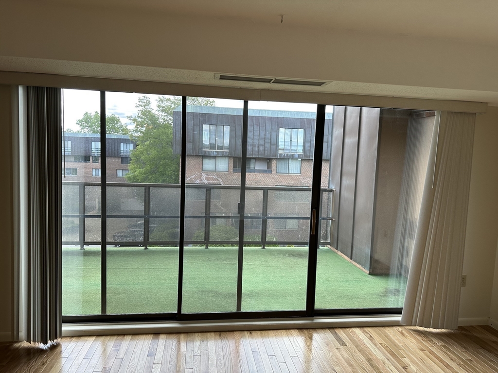 2 bed, 2 bath apartment for rent at 402 Paradise Rd Unit PH-Q, Swampscott — photo 18 of 39