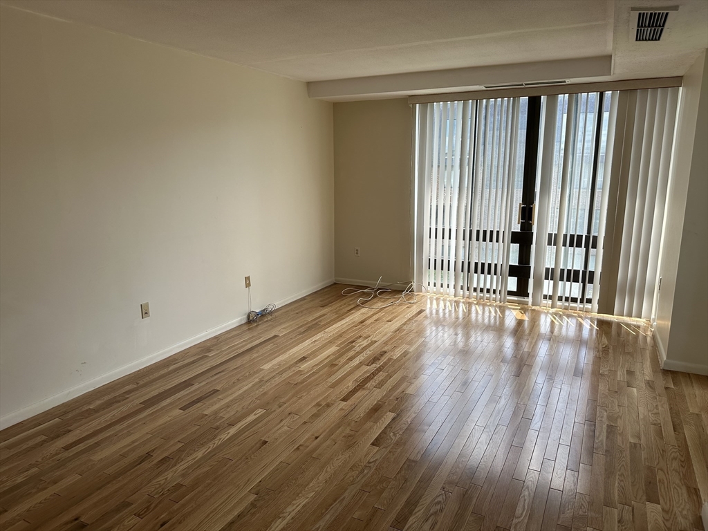 2 bed, 2 bath apartment for rent at 402 Paradise Rd Unit PH-Q, Swampscott — photo 23 of 39