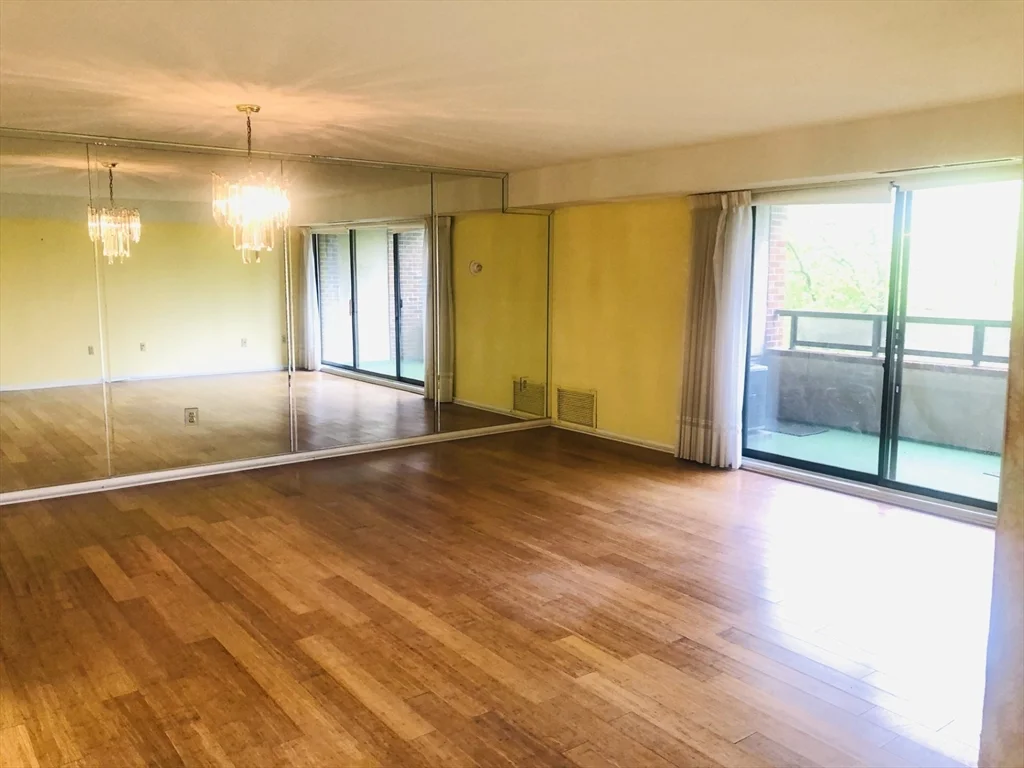 2 bed, 2 bath apartment for rent at 402 Paradise Unit 2L, Swampscott — photo 7 of 11