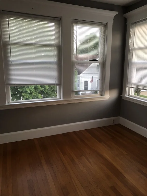 2 bed, 1 bath apartment for rent at 403-405 W Clinton St Unit 2, West — photo 14 of 19