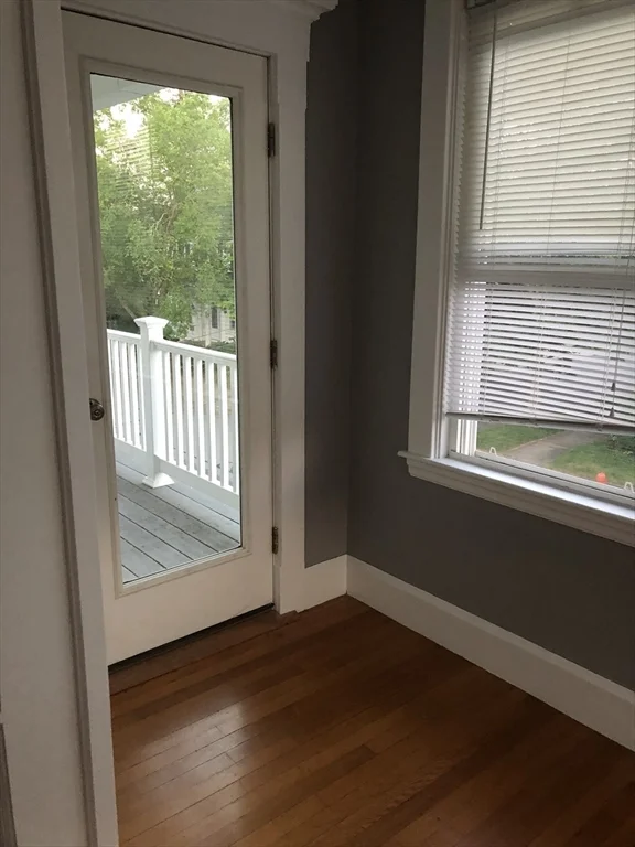 2 bed, 1 bath apartment for rent at 403-405 W Clinton St Unit 2, West — photo 15 of 19