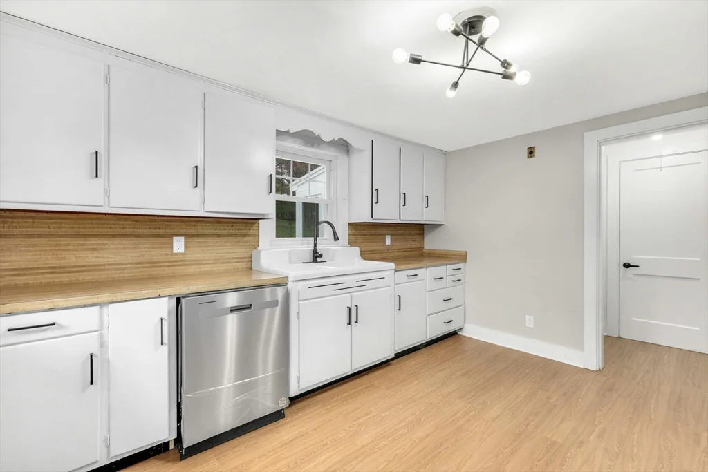 3 bed, 1 bath apartment for rent at 403 Central, Acton — photo 7 of 33