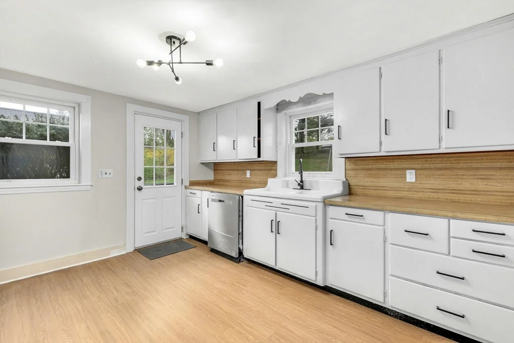 3 bed, 1 bath apartment for rent at 403 Central, Acton — photo 8 of 33
