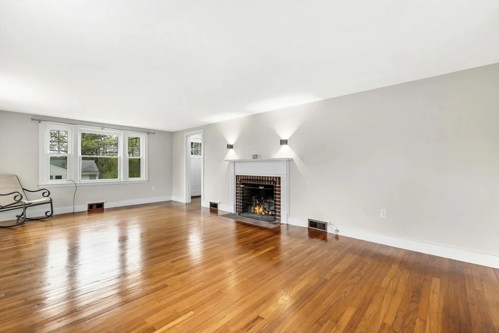 3 bed, 1 bath apartment for rent at 403 Central, Acton — photo 3 of 33