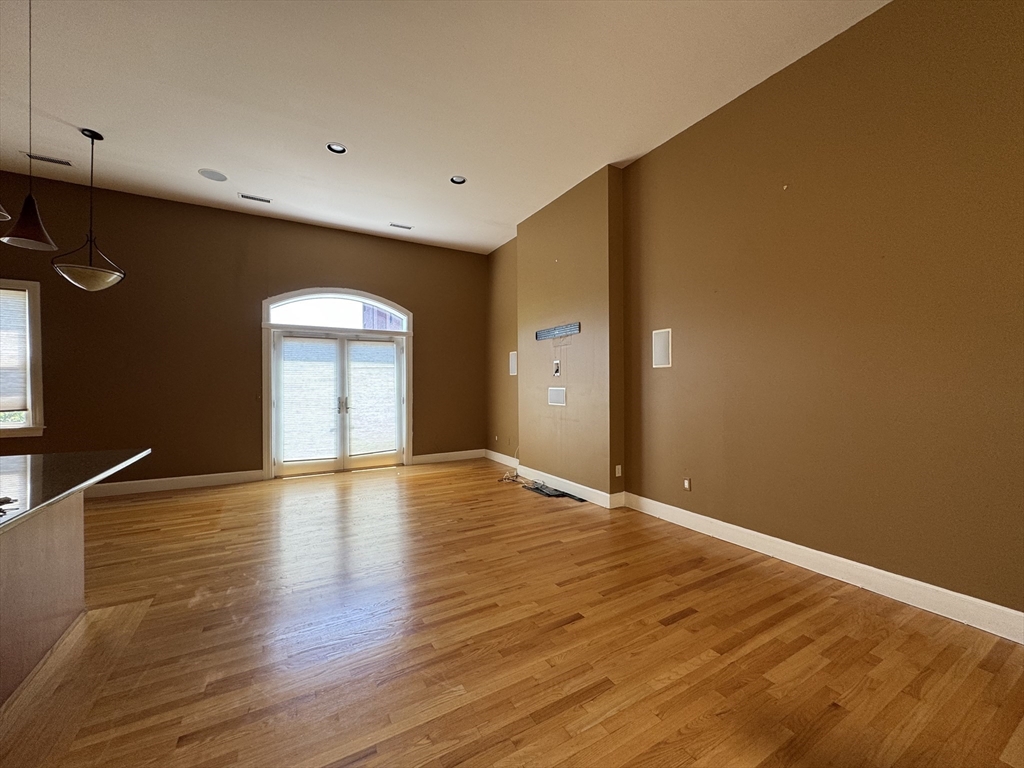 3 bed, 2 bath apartment for rent at 403 Marlborough St Unit 13, Back Bay — photo 4 of 15