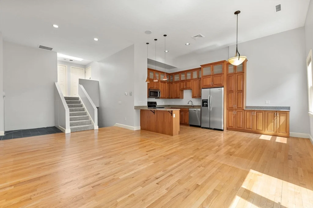 3 bed, 2 bath apartment for rent at 403 Marlborough St Unit 13C, Back Bay — photo 3 of 27
