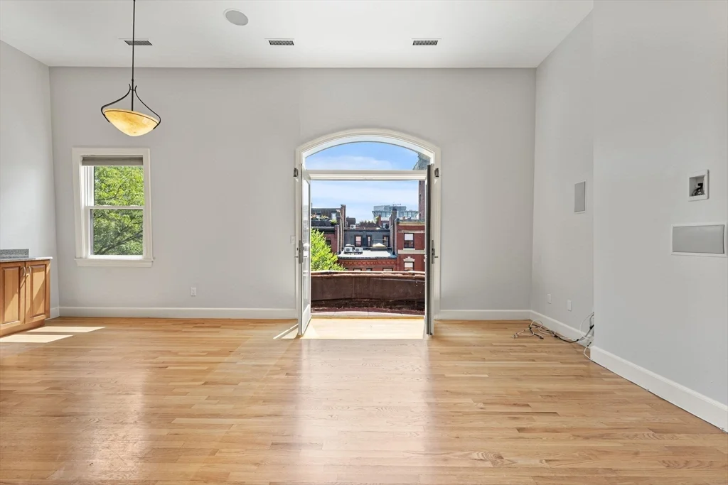 3 bed, 2 bath apartment for rent at 403 Marlborough St Unit 13C, Back Bay — photo 6 of 27