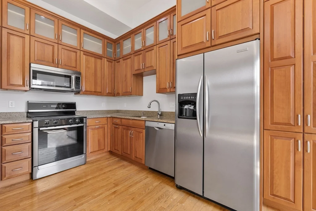 3 bed, 2 bath apartment for rent at 403 Marlborough St Unit 13C, Back Bay — photo 4 of 27