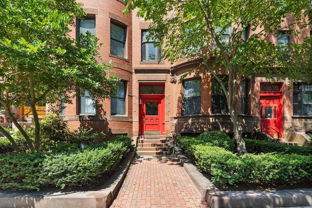 3 bed, 2 bath apartment for rent at 403 Marlborough St Unit 13C, Back Bay