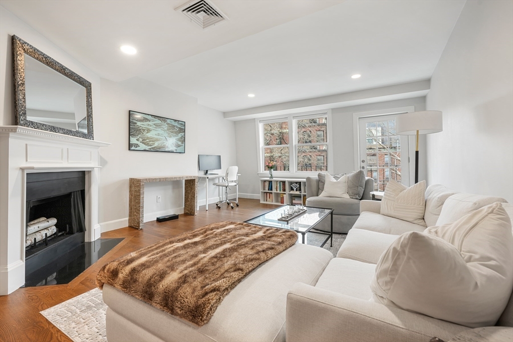 2 bed, 1 bath apartment for rent at 403 Marlborough St Unit 14, Back Bay
