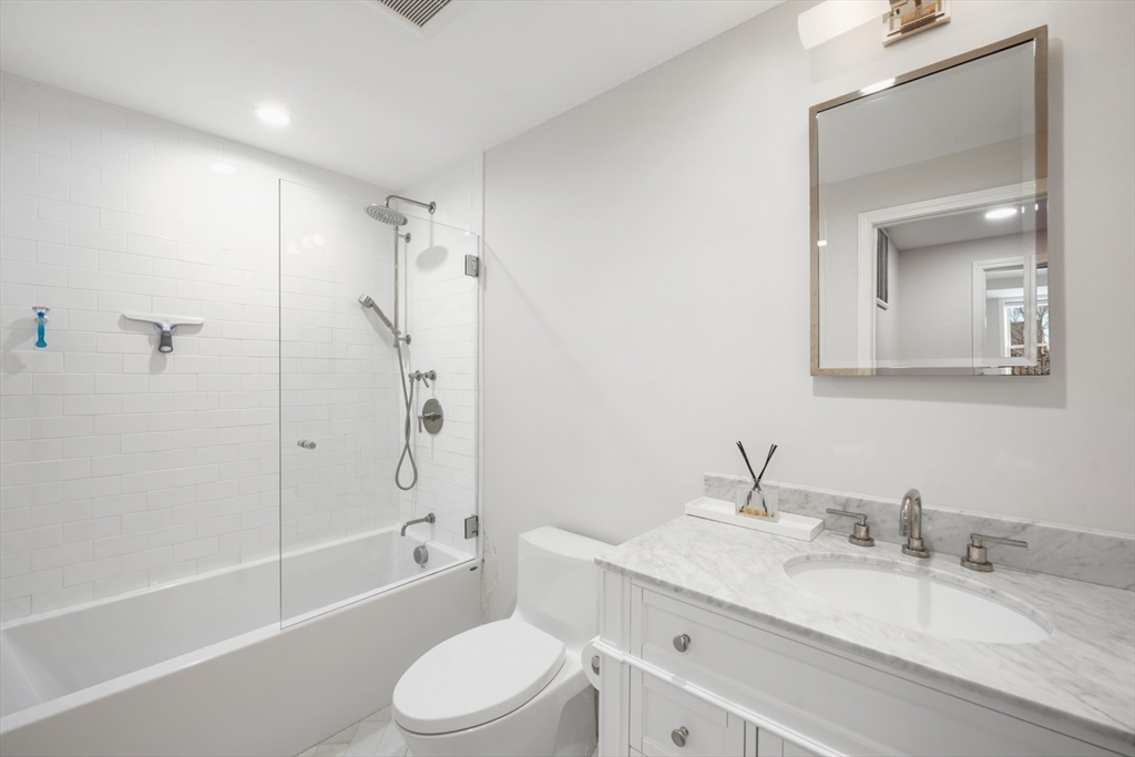 2 bed, 1 bath apartment for rent at 403 Marlborough St Unit 14, Back Bay — photo 14 of 21