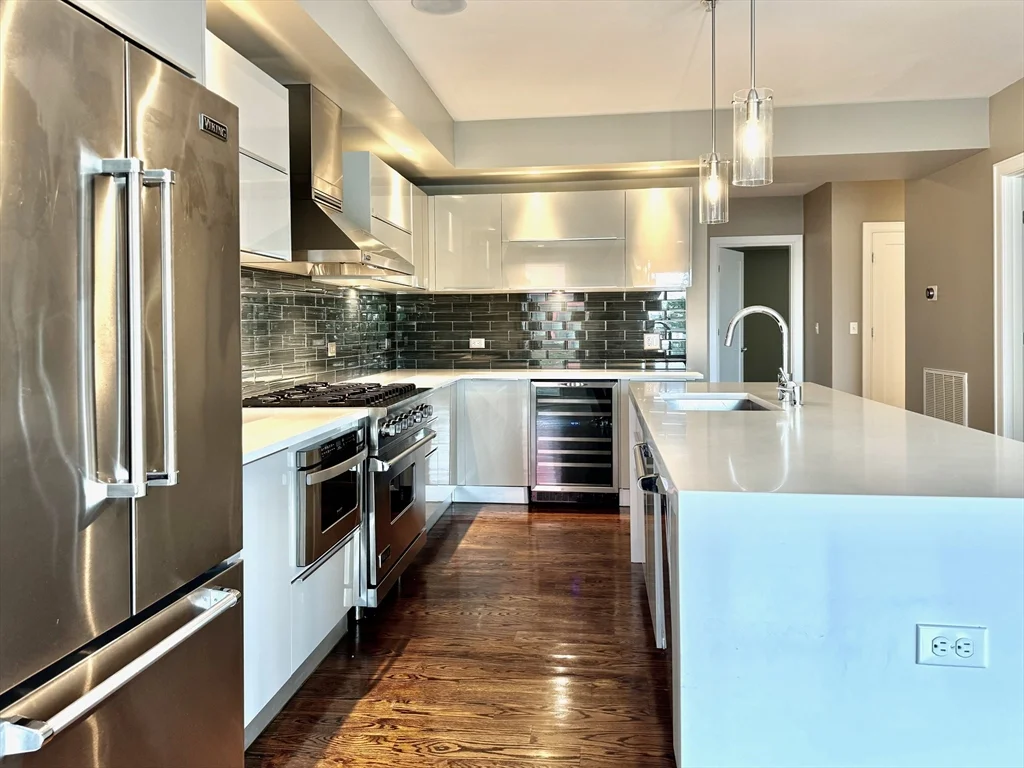 2 bed, 2 bath apartment for rent at 403 W 1st St Unit 102, South Boston — photo 3 of 34