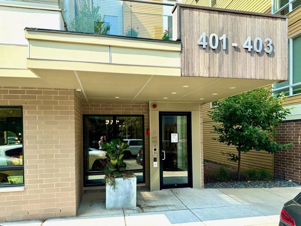 2 bed, 2 bath apartment for rent at 403 W 1st St Unit 102, South Boston — photo 21 of 34