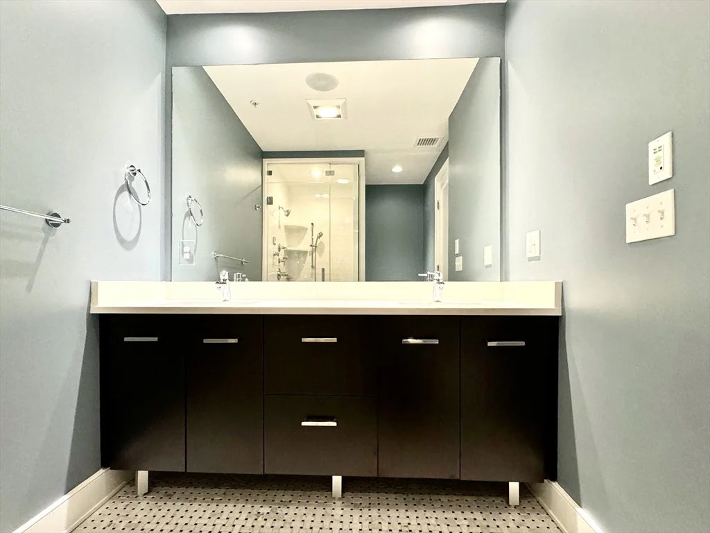 2 bed, 2 bath apartment for rent at 403 W 1st St Unit 102, South Boston — photo 10 of 34