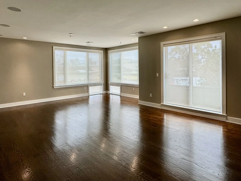 2 bed, 2 bath apartment for rent at 403 W 1st St Unit 102, South Boston — photo 7 of 34