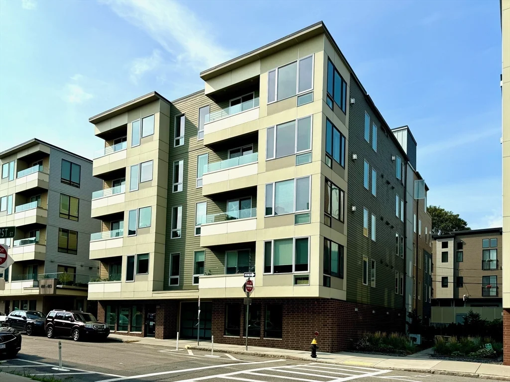 2 bed, 2 bath apartment for rent at 403 W 1st St Unit 102, South Boston — photo 18 of 34