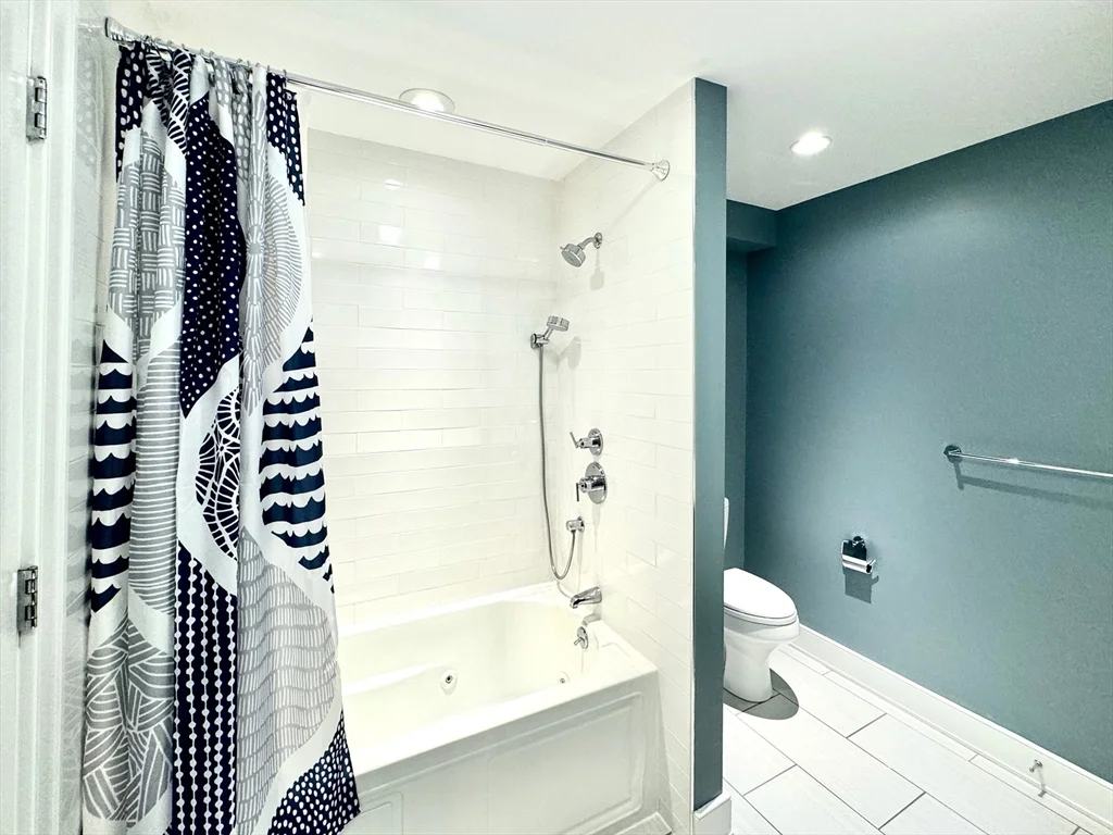 2 bed, 2 bath apartment for rent at 403 W 1st St Unit 102, South Boston — photo 15 of 34