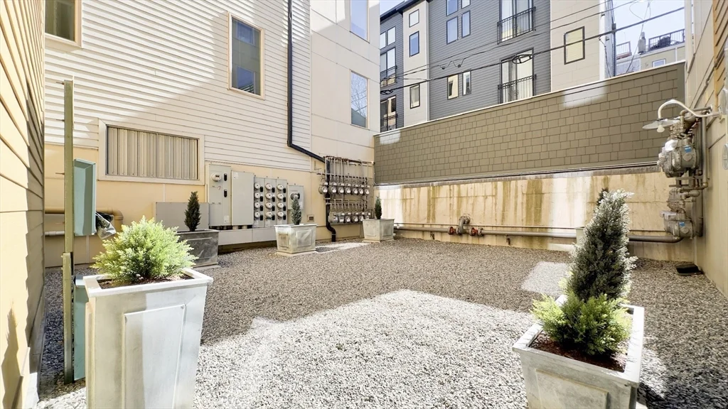 2 bed, 2 bath apartment for rent at 403 W 1st St Unit 201, South Boston — photo 15 of 16