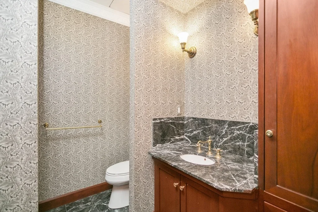 3 bed, 3 bath apartment for rent at 404 Beacon St Unit 2, Back Bay — photo 18 of 27
