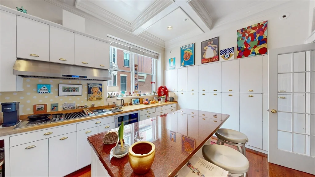 3 bed, 3 bath apartment for rent at 404 Beacon St Unit 2, Back Bay — photo 15 of 27