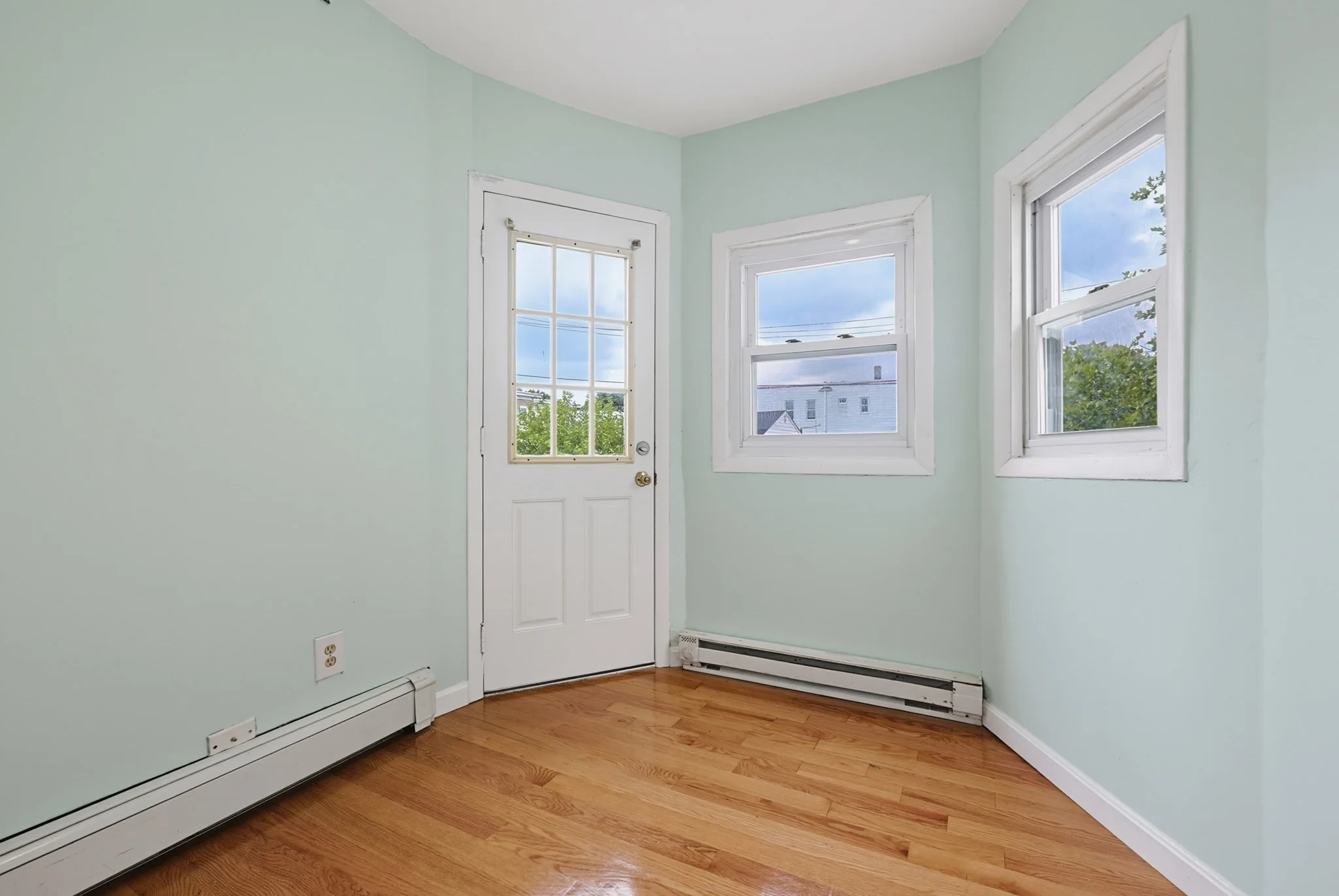 4 bed, 1 bath apartment for rent at 404 Bryant Unit 2, Malden — photo 6 of 16