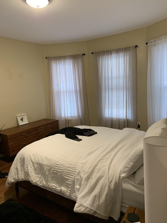 3 bed, 2 bath apartment for rent at 404 Centre St Unit 2, Jamaica Plain — photo 3 of 23