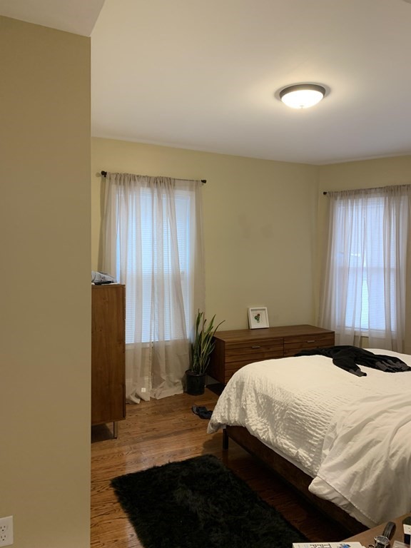 3 bed, 2 bath apartment for rent at 404 Centre St Unit 2, Jamaica Plain — photo 2 of 23