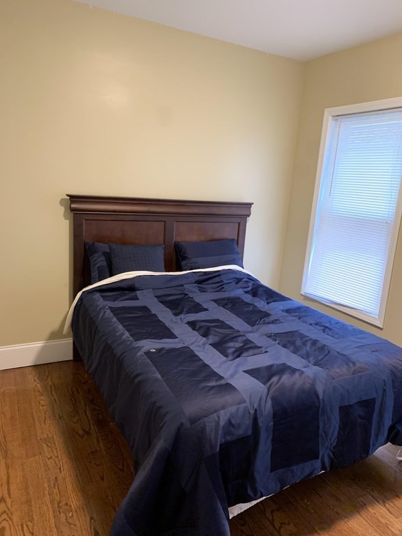 3 bed, 2 bath apartment for rent at 404 Centre St Unit 2, Jamaica Plain — photo 6 of 23