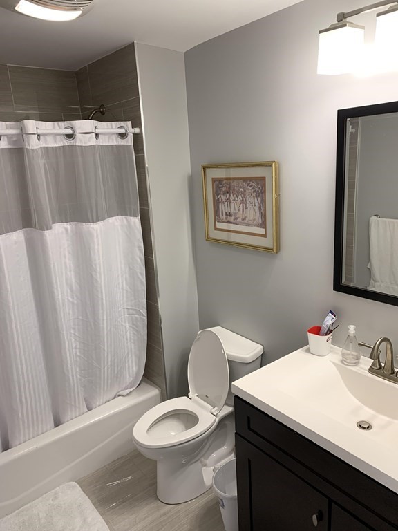 3 bed, 2 bath apartment for rent at 404 Centre St Unit 2, Jamaica Plain — photo 9 of 23