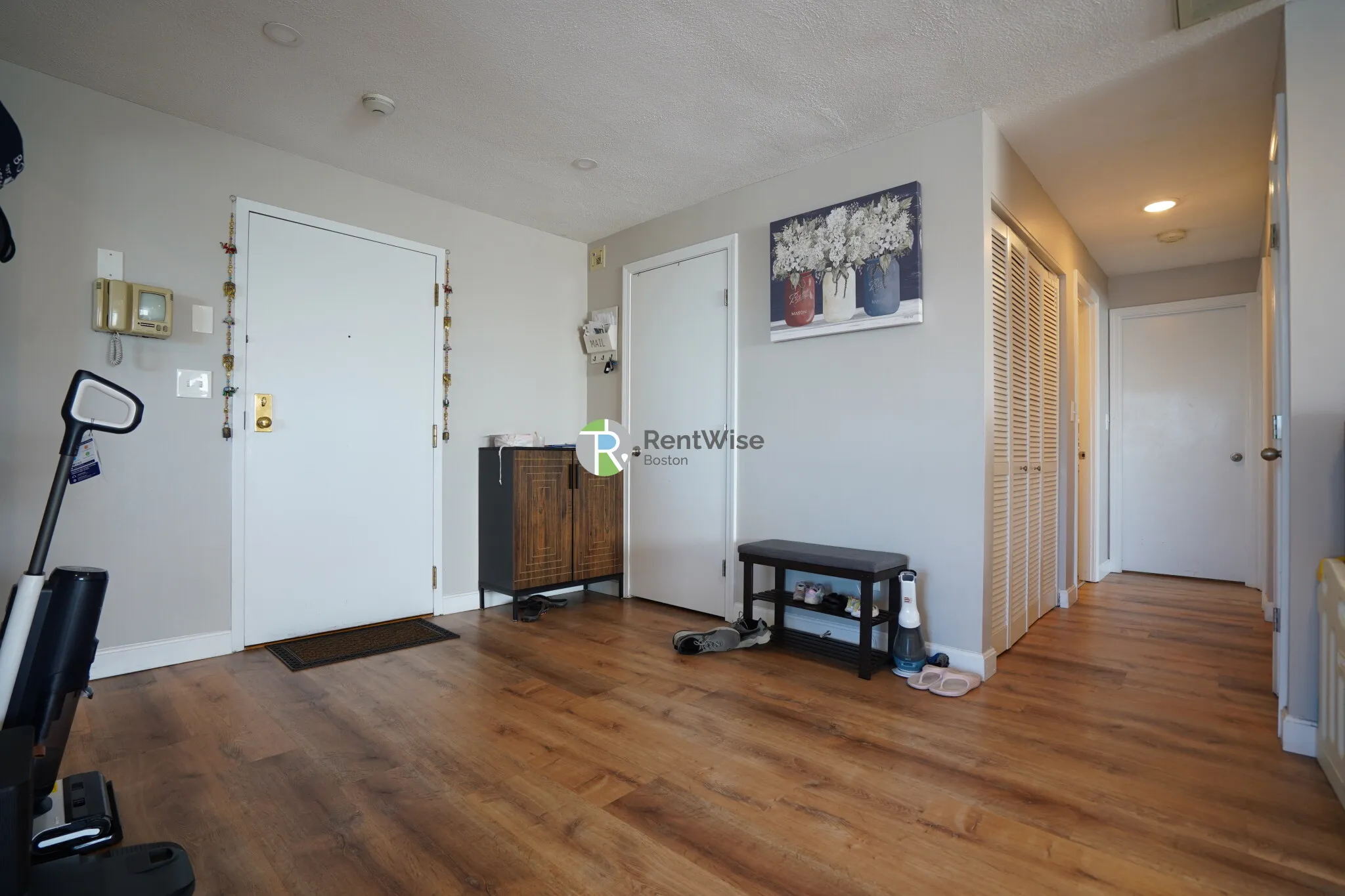2 bed, 2 bath apartment for rent at 404 Langley Rd Unit 302, Newton Centre — photo 5 of 27