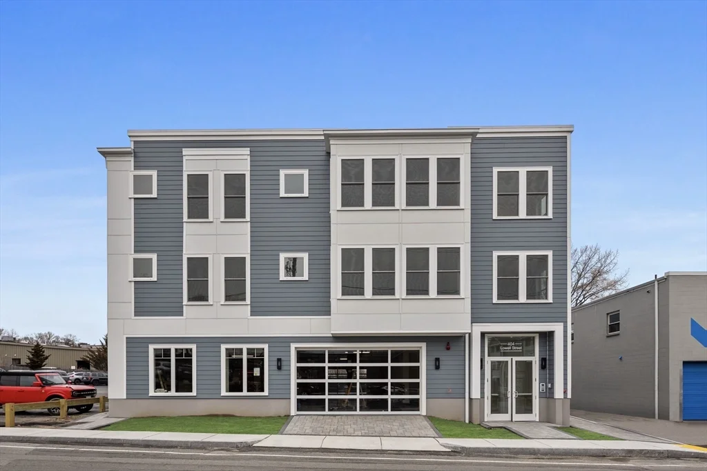 2 bed, 2 bath apartment for rent at 404 Lowell St Unit 6, Wakefield