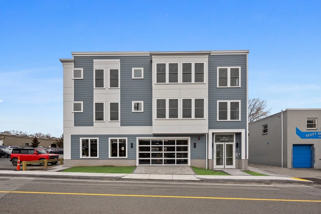 2 bed, 2 bath apartment for rent at 404 Lowell St Unit 8, Wakefield — photo 10 of 10