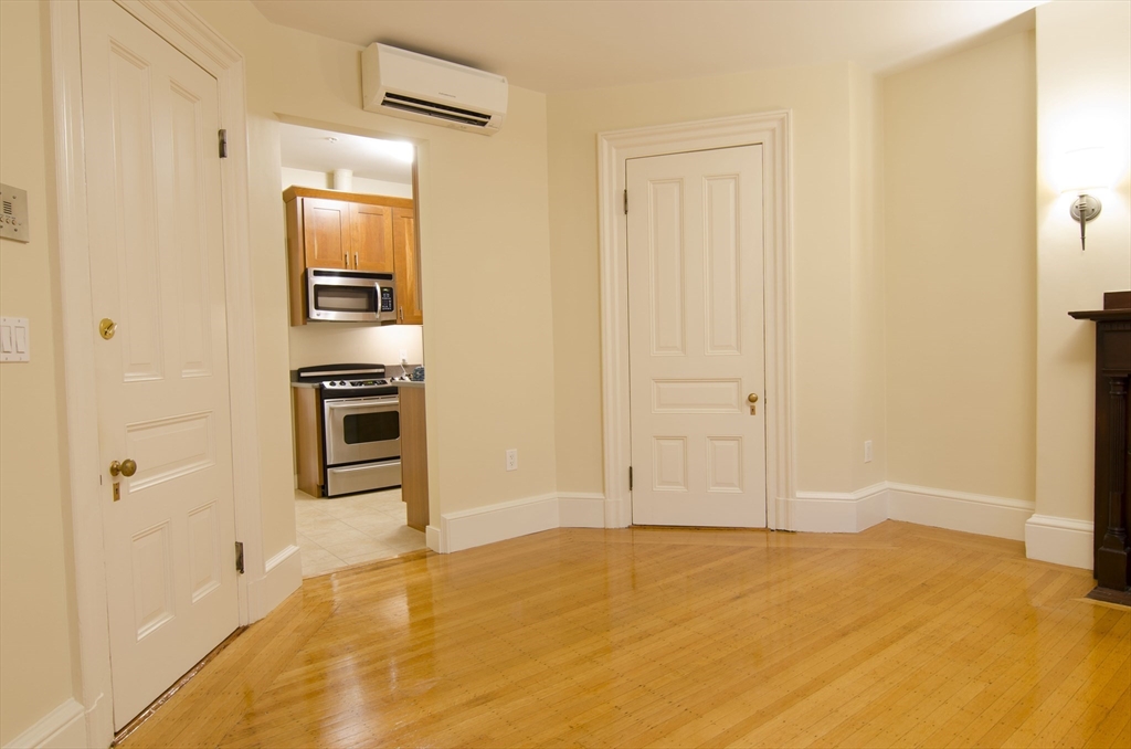 1 bed, 1 bath apartment for rent at 404 Marlborough St Unit 6, Back Bay — photo 5 of 18