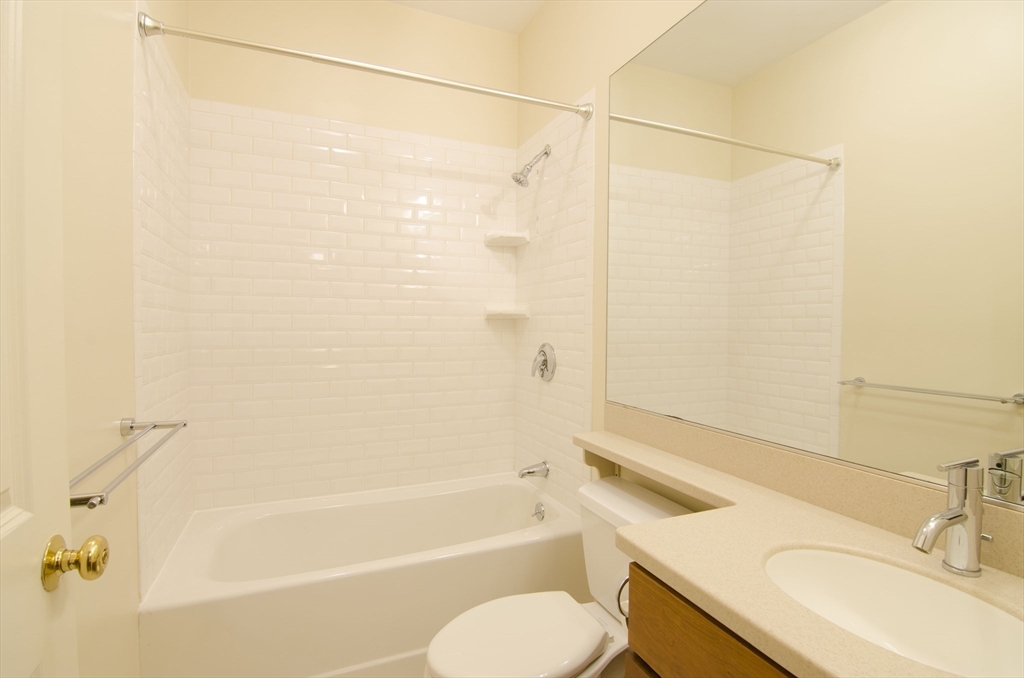1 bed, 1 bath apartment for rent at 404 Marlborough St Unit 6, Back Bay — photo 3 of 18