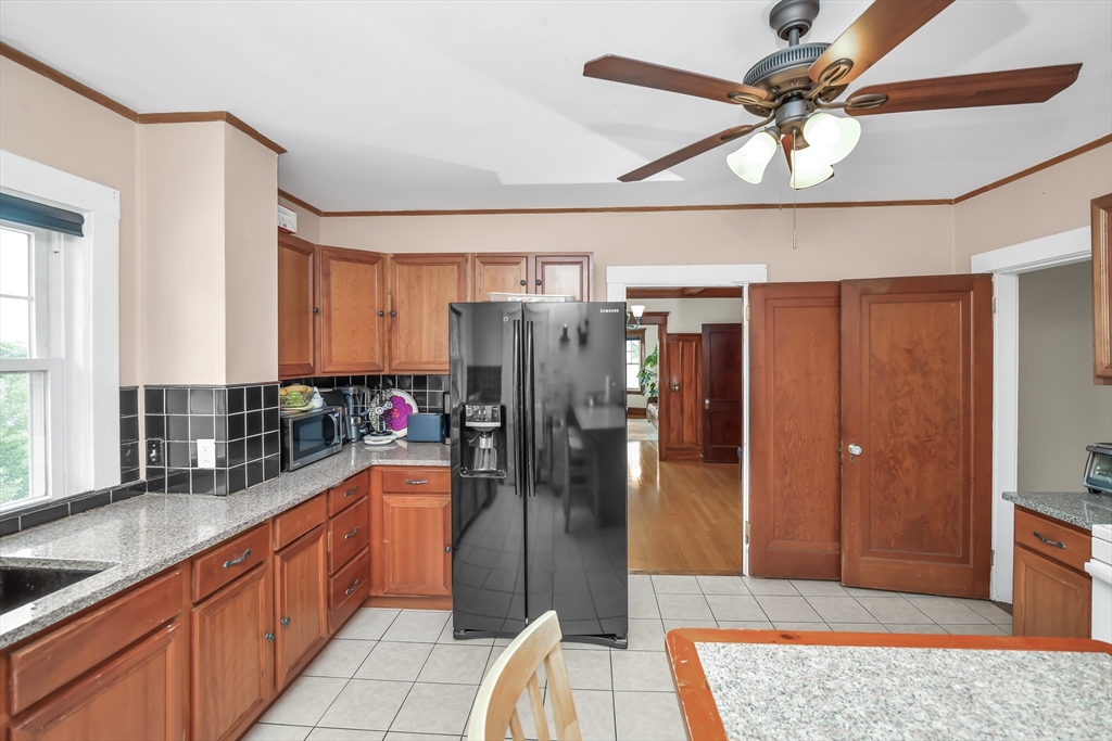 4 bed, 1 bath apartment for rent at 404 Mount Auburn Unit 2, Watertown — photo 13 of 25