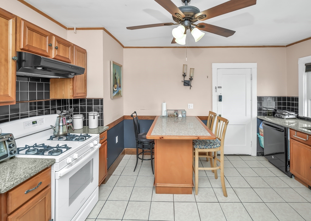 4 bed, 1 bath apartment for rent at 404 Mount Auburn Unit 2, Watertown — photo 18 of 25