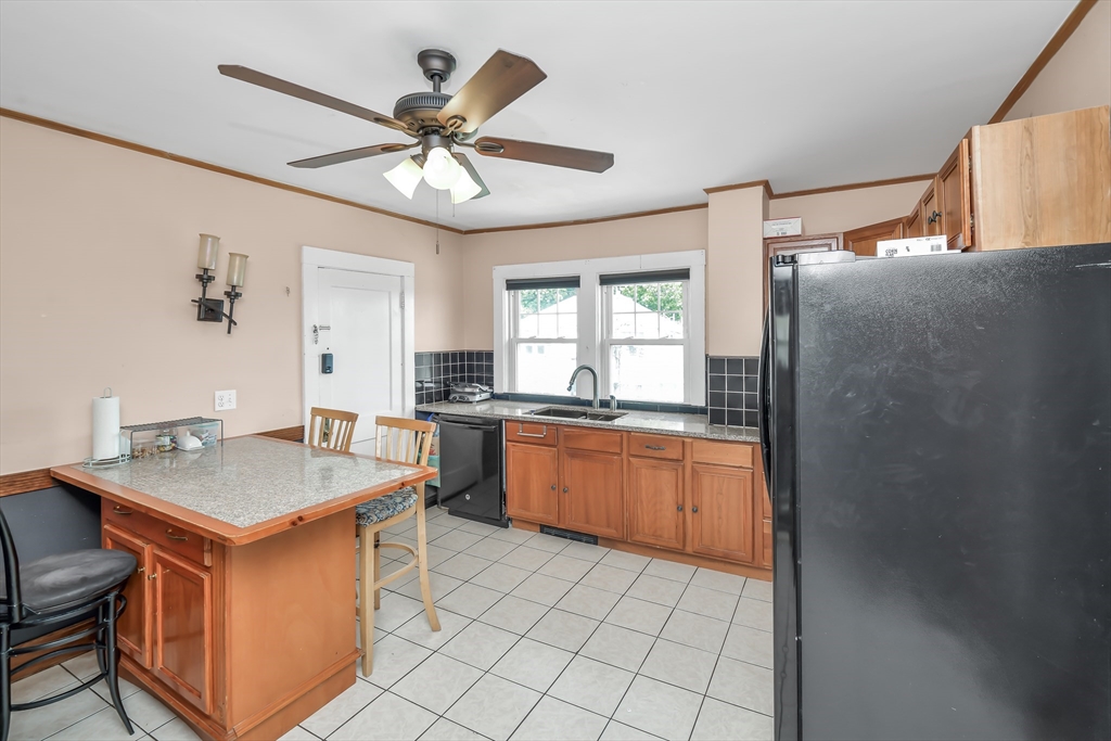 4 bed, 1 bath apartment for rent at 404 Mount Auburn Unit 2, Watertown — photo 17 of 25