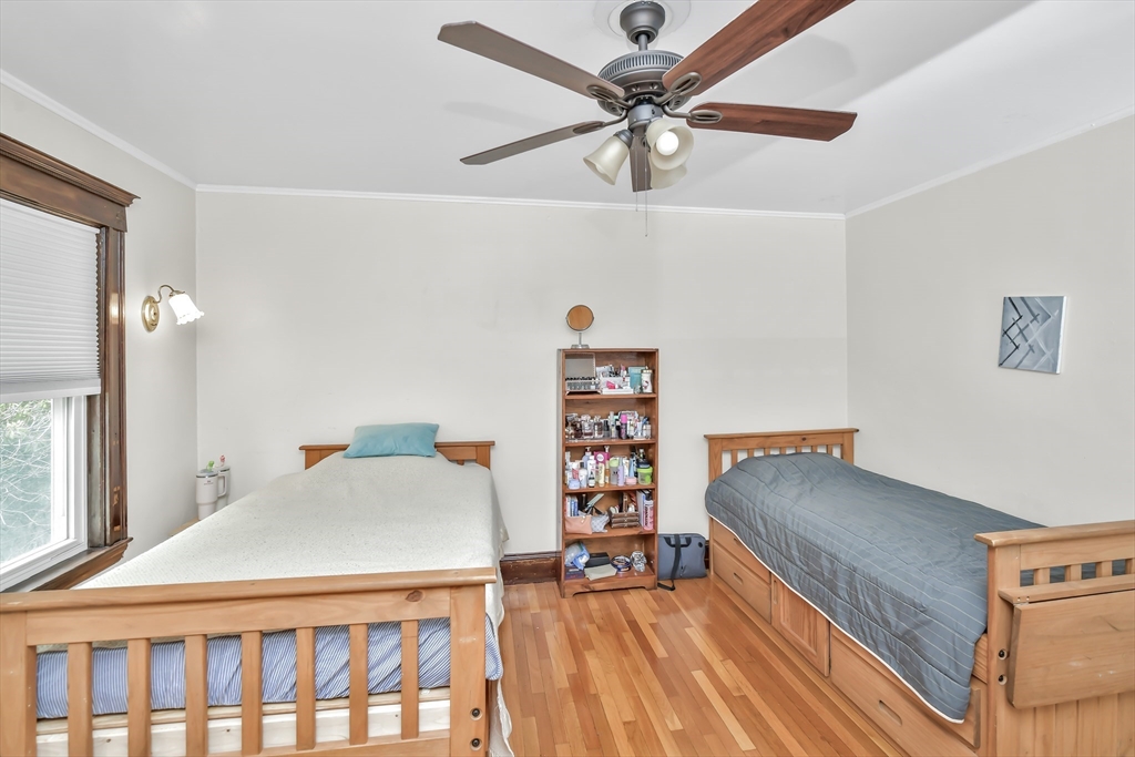 4 bed, 1 bath apartment for rent at 404 Mount Auburn Unit 2, Watertown — photo 6 of 25