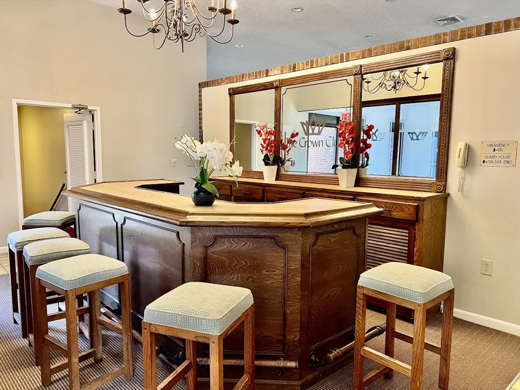 1 bed, 1 bath apartment for rent at 404 Paradise Rd Unit 1N, Swampscott — photo 4 of 32