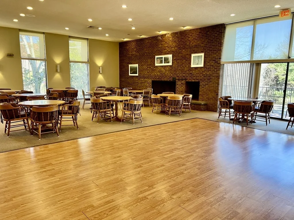 1 bed, 1 bath apartment for rent at 404 Paradise Rd Unit 1N, Swampscott — photo 5 of 32