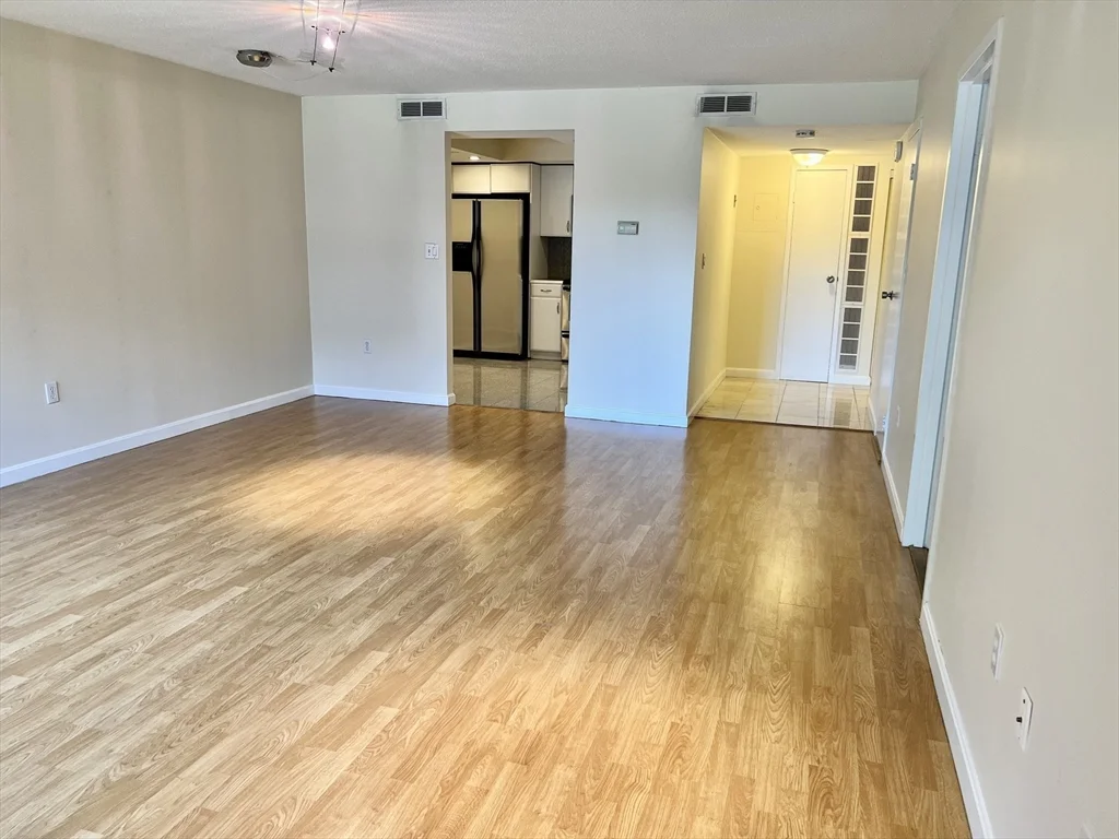 1 bed, 1 bath apartment for rent at 404 Paradise Rd Unit 1N, Swampscott — photo 23 of 32