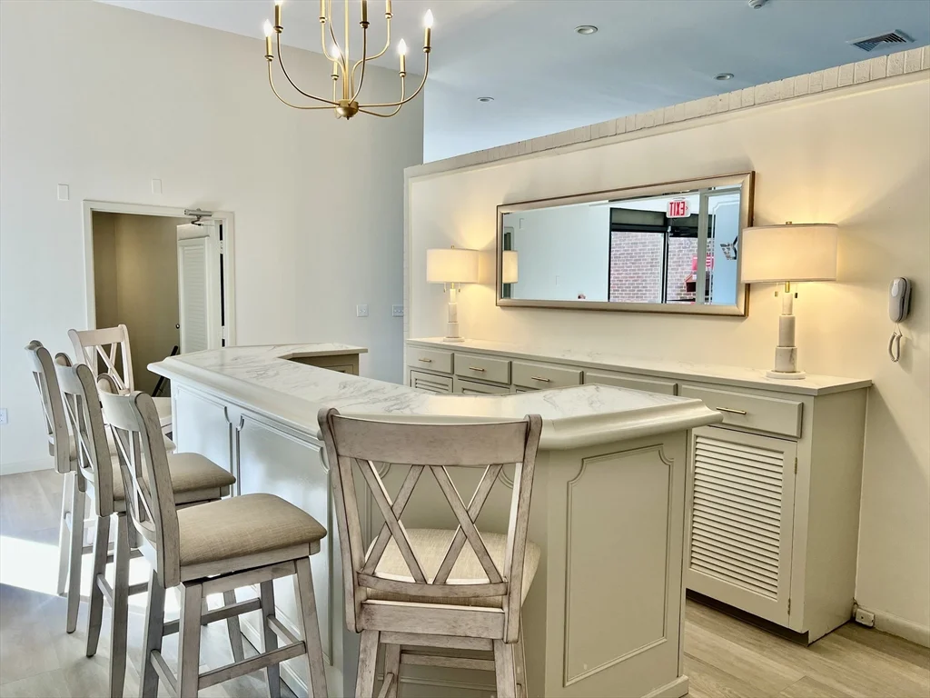 2 bed, 1 bath apartment for rent at 404 Paradise Rd Unit PhJ, Swampscott — photo 4 of 30