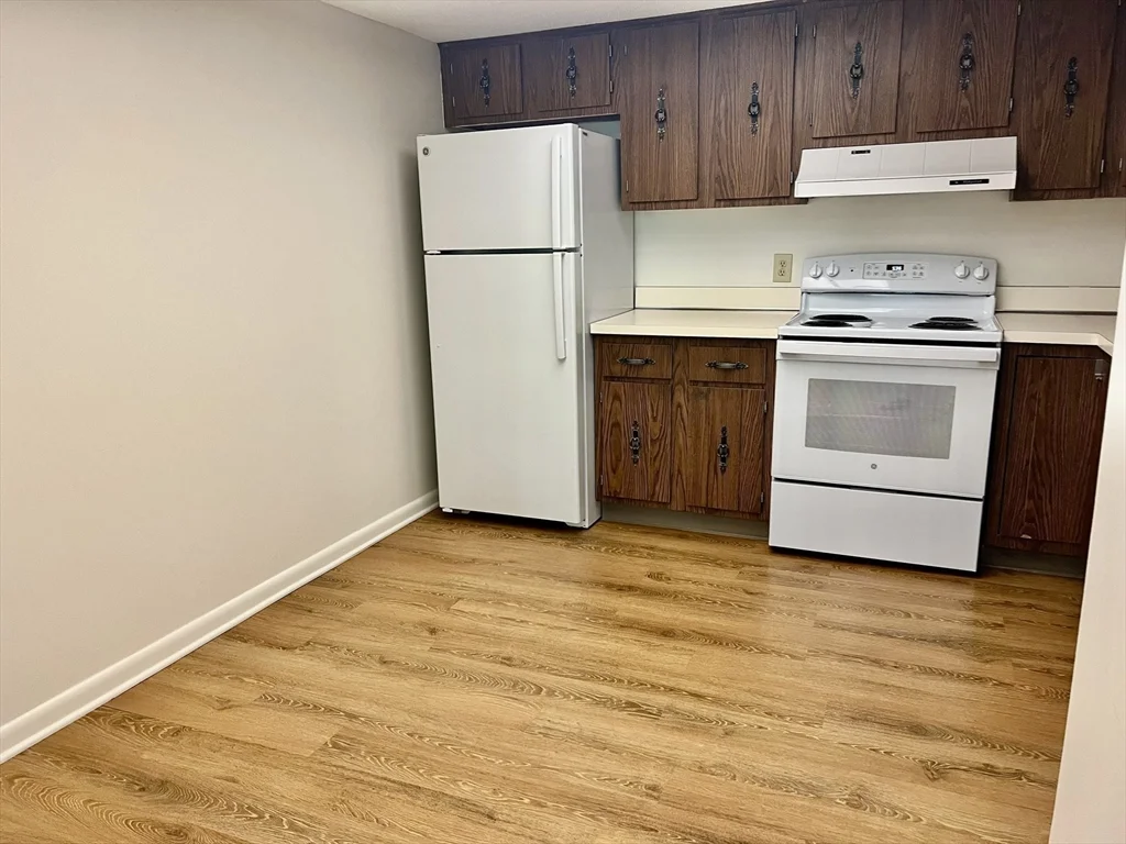 2 bed, 1 bath apartment for rent at 404 Paradise Rd Unit PhJ, Swampscott — photo 13 of 30