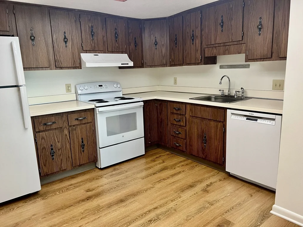 2 bed, 1 bath apartment for rent at 404 Paradise Rd Unit PhJ, Swampscott — photo 12 of 30