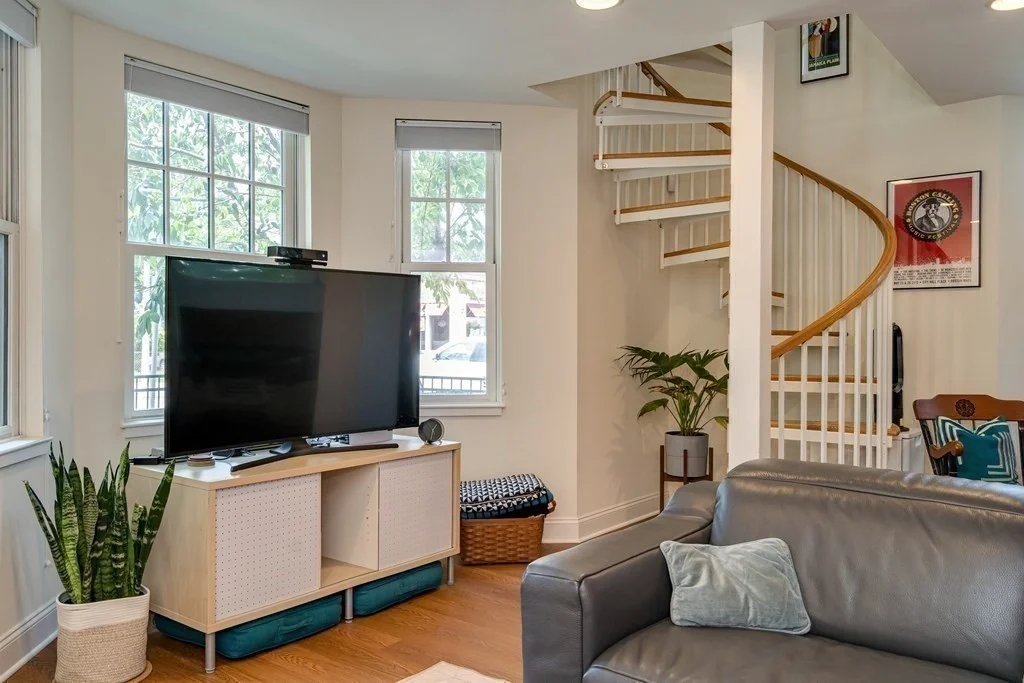 2 bed, 2 bath apartment for rent at 4040 Washington St Unit 1, Roslindale — photo 5 of 42