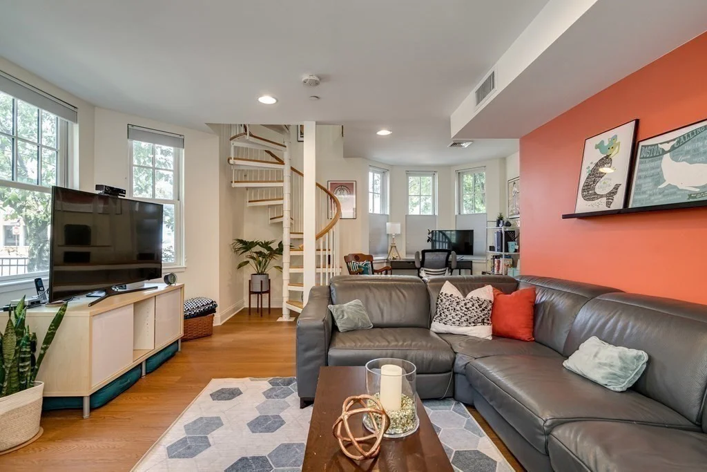 2 bed, 2 bath apartment for rent at 4040 Washington St Unit 1, Roslindale — photo 6 of 42