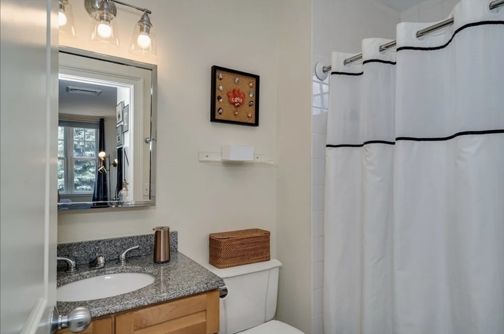 2 bed, 2 bath apartment for rent at 4040 Washington St Unit 1A, Roslindale — photo 9 of 16