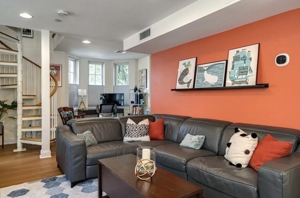 2 bed, 2 bath apartment for rent at 4040 Washington St Unit 1A, Roslindale — photo 10 of 16