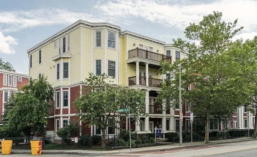 2 bed, 2 bath apartment for rent at 4040 Washington St Unit 1A, Roslindale — photo 16 of 16